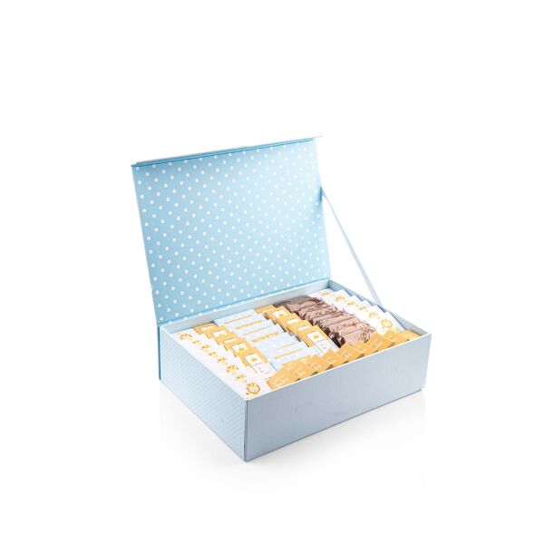 صندوق بيبي بوي مع شوكولاتة مصممة خصيصاً لمولود جديد صبي